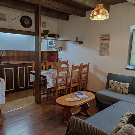 Apartamento De La Marmota Eriste Dış mekan fotoğraf