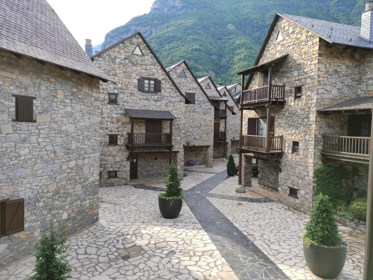 Apartamento De La Marmota Eriste Dış mekan fotoğraf