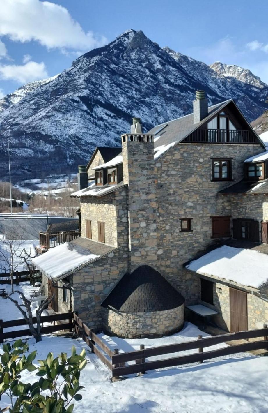 Apartamento De La Marmota Eriste Dış mekan fotoğraf